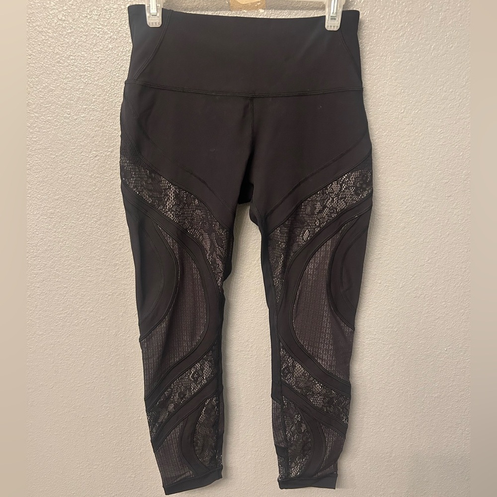 Wunder Under Lace Legging